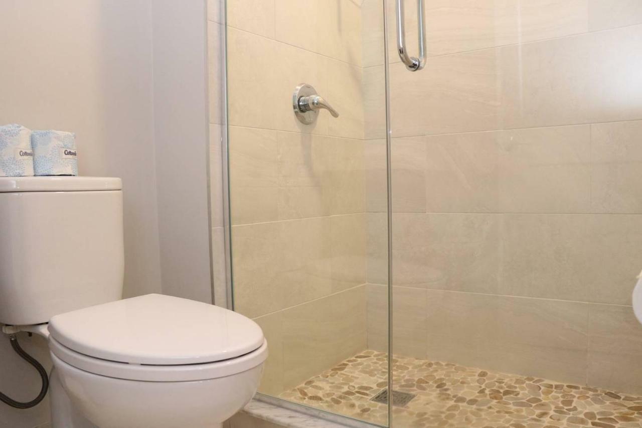 A Stylish Stay W/ A Queen Bed, Heated Floors.. #15 Brookline Exterior foto
